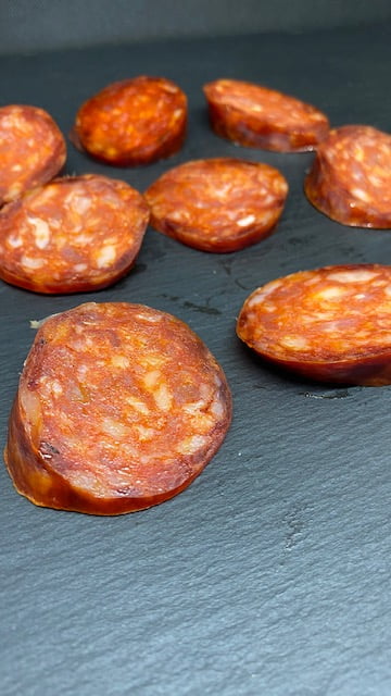 Chorizo picante curado y ahumado extra al vacío. 560/600gr/aprox